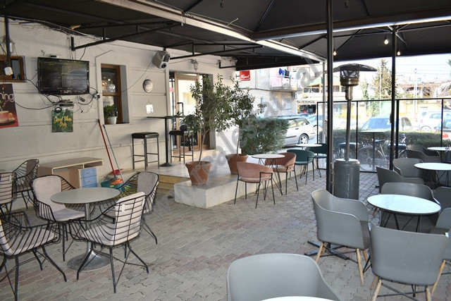 Bar-cafe for sale in Laprake in Tirana.
The bar is located on the ground floor of a building.
It h